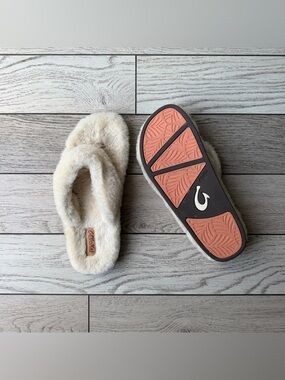 OLUKAI WOMEN'S KĪPE'A HEU TAPA SIZE 7